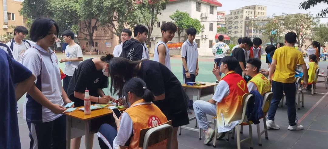 游园会2.jpg 游园会2.jpg